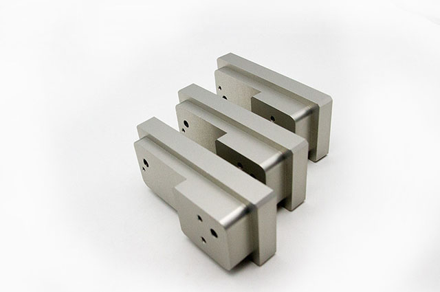 大家一起了解鋁制品在國(guó)內(nèi)各個(gè)行業(yè)的用途