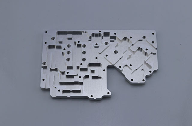 CNC數控機床在加工鋁料時，如何保證尺寸?